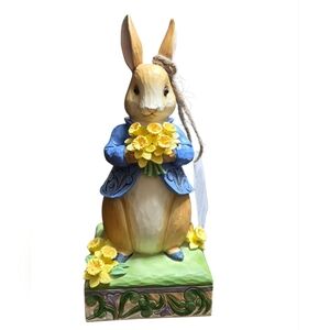 Jim Shore Peter Rabbit Delightful Daffodils Figurine